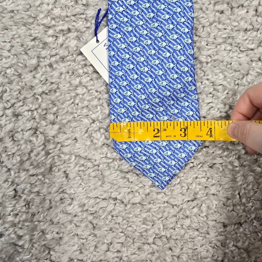 Vineyard Vines Mens Silk Tuna Fish Necktie Blue Made USA Preppy Classic - Picture 5 of 7
